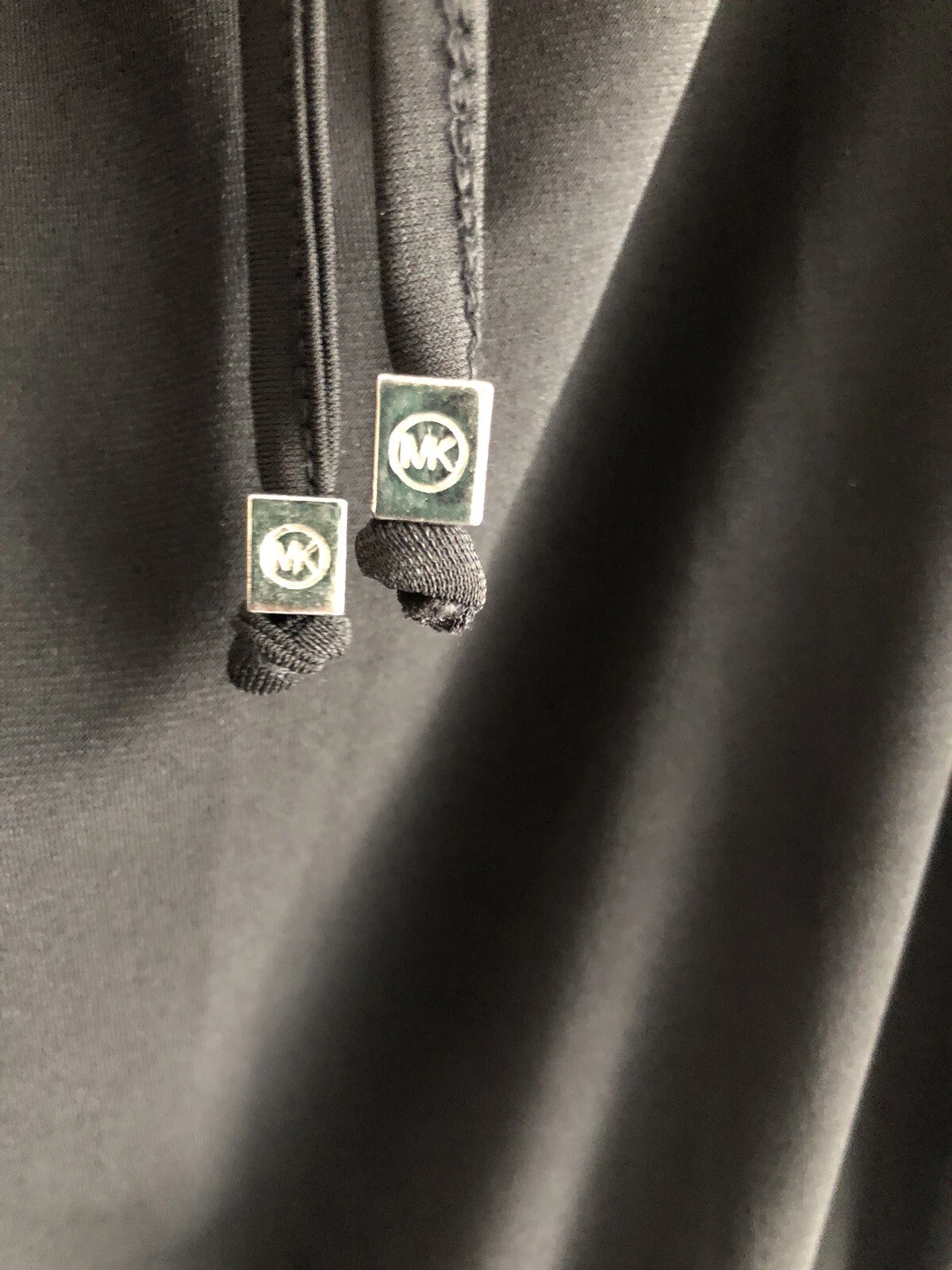 Abito da donna Michael Kors nero a spalla fredda manica lunga taglia media