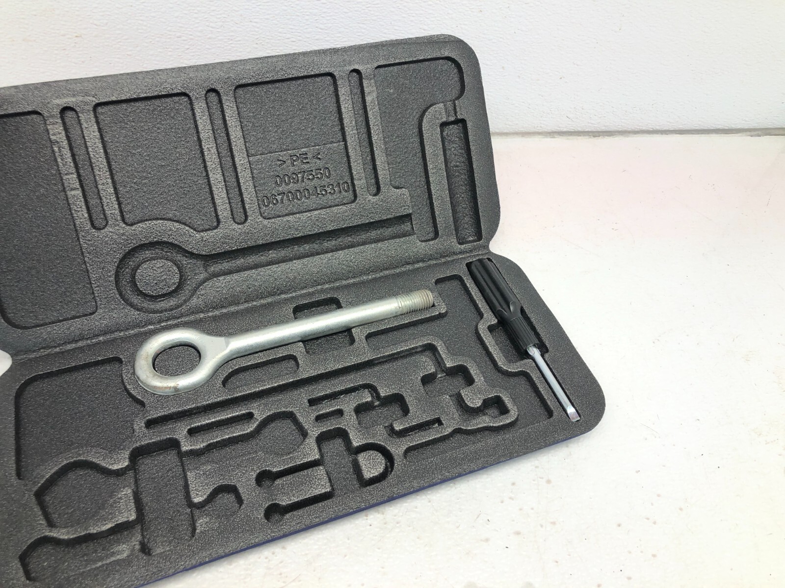 2014-2020 MASERATI QUATTROPORTE EMERGENCY WHEEL SPARE TIRE TOOL KIT CASE BOX OEM