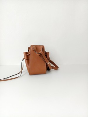 Loewe Hammock Pre-Owned Authentic Crossbody Caramel Free Tracked Shipping