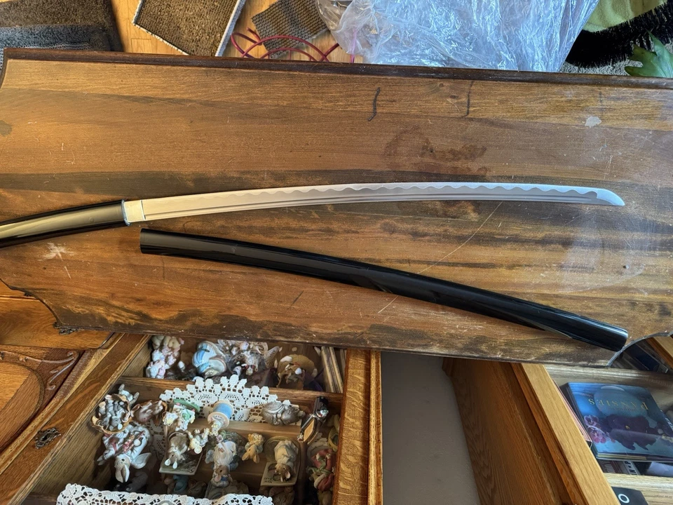 Black Katana 9260 Spring Steel Japanese Samurai Sword Full Tang Razor Sharp - Image 2 of 4