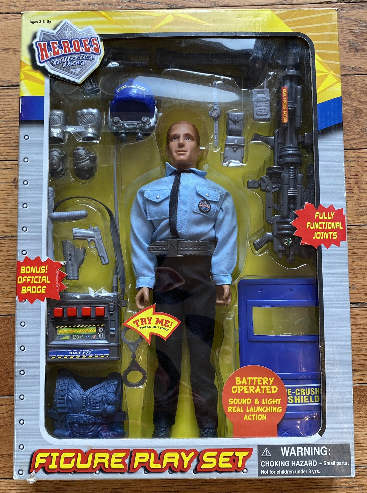 H.E.R.O.E.S Ultimate Badge Of Courage Cop Figure Play set New In Box ...