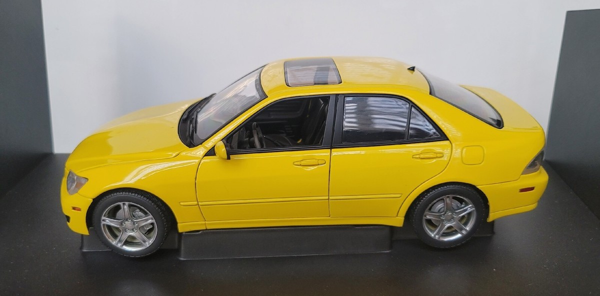 Autoart 2002 Lexus IS300 LHD 1/18 Diecast In RARE YELLOW Color
