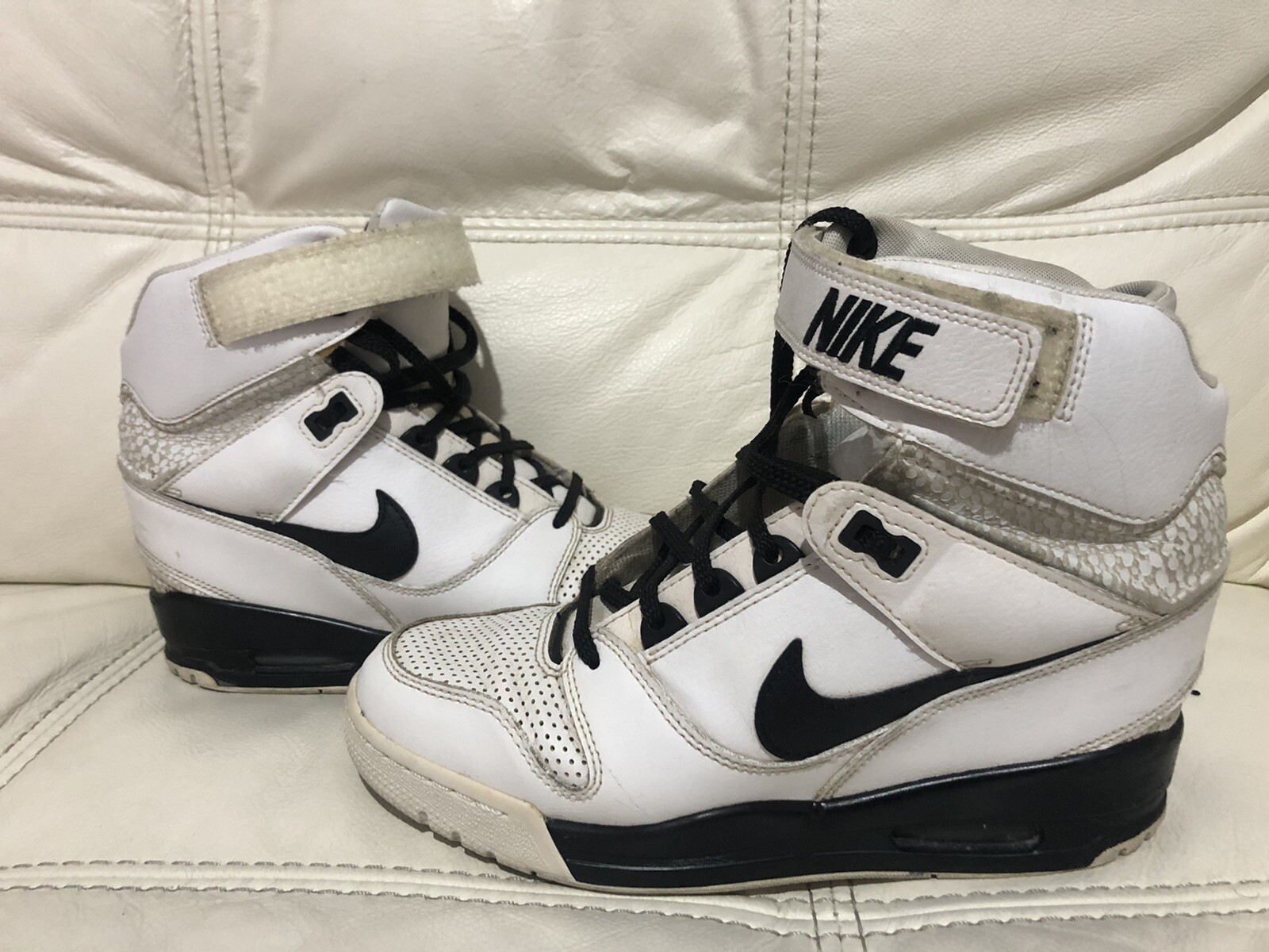 nike air wedge trainers