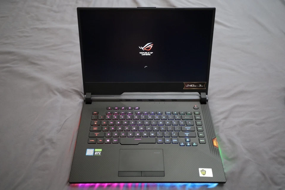 Asus Strix Scar 3 G531GW-DB76 I7-9750H RTX 2070 240 Hz Gaming Laptop - Image 4 of 4