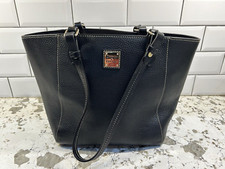 Dooney & Bourke Purse Black Pebble Leather Shoulder Bag Zipper Close Classic VTG