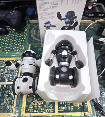 WowWee EXACT 2-Mip Robot WHITE & Black w/Box 0820-No Remote-UNTESTED-PARTS-READ