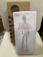 Barbie Silkstone Best To A Tea 2019 - Mattel Signature GHT65 - NRFB