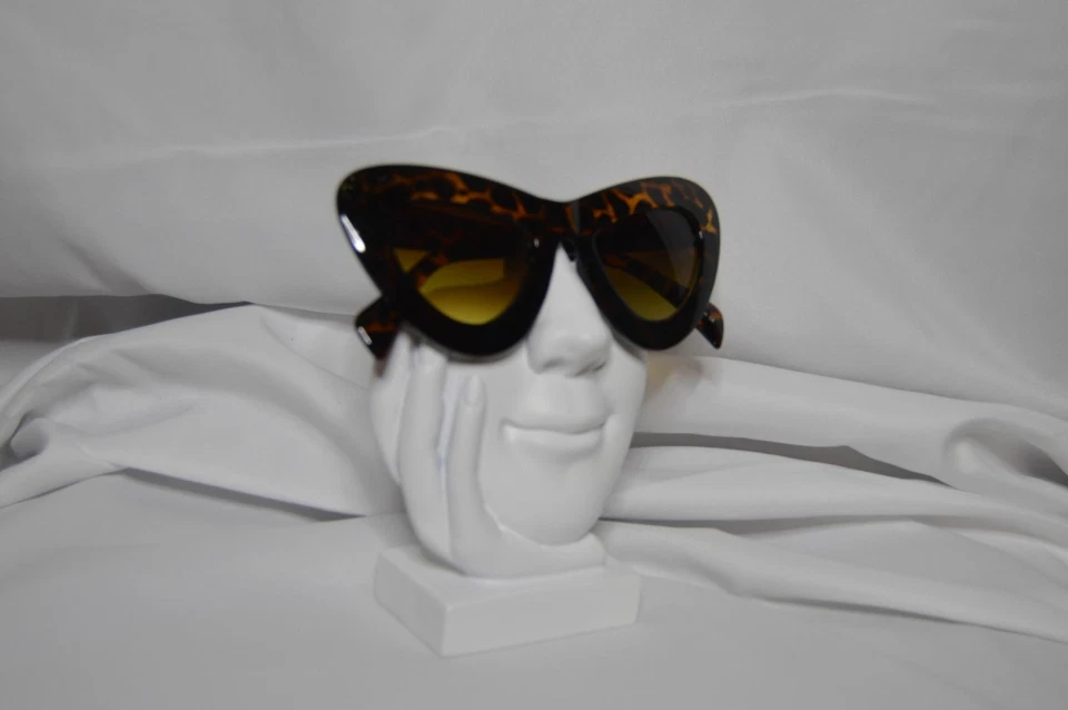 Большие солнцезащитные очки в коренастой оправе с кошачьим глазом - Изображение 3 из 4