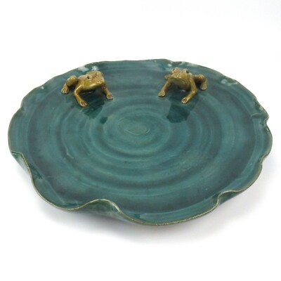 Tolle Keramik Schale grün Frösche Frosch Studio Pottery Dish Handarbeit 32,5cm