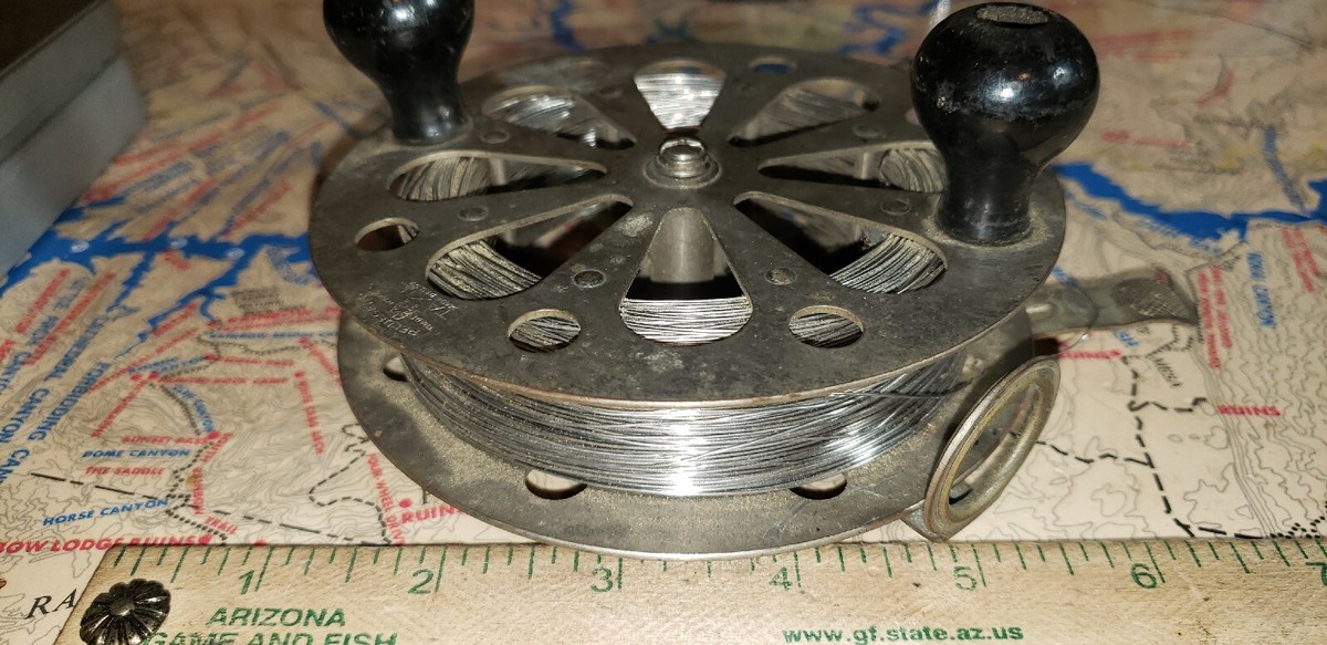 Moulinet de pêche Pflueger Taxie vintage avec boîte d'origine