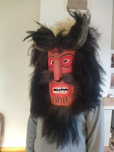 Traditional Romanian mask with original old horns of cow. - Picture 3 of 7