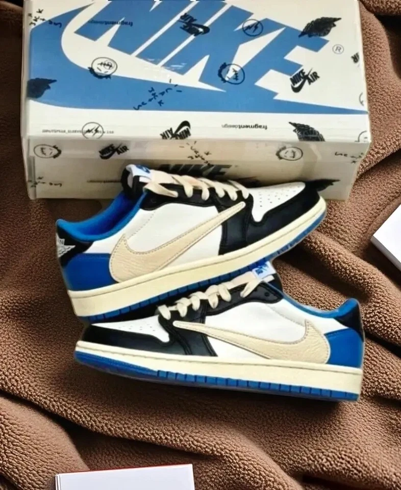 DS Travis Scott x Fragment Design x Air Jordan 1 Retro Low OG SP Men's Sneakers - Image 2 of 4