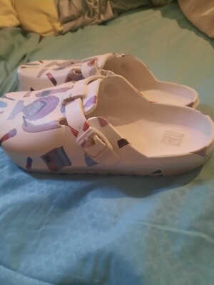 Womens Shoes size 9