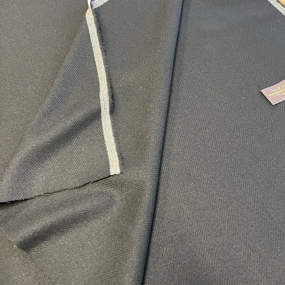 Vitale Barberis Canonico VBC 3.2m | Black Herringbone Overcoat Fabric | - Image 4 of 4