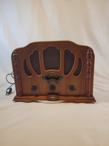 Vintage Thomas Collectors Edition Radio BD110 WORKS