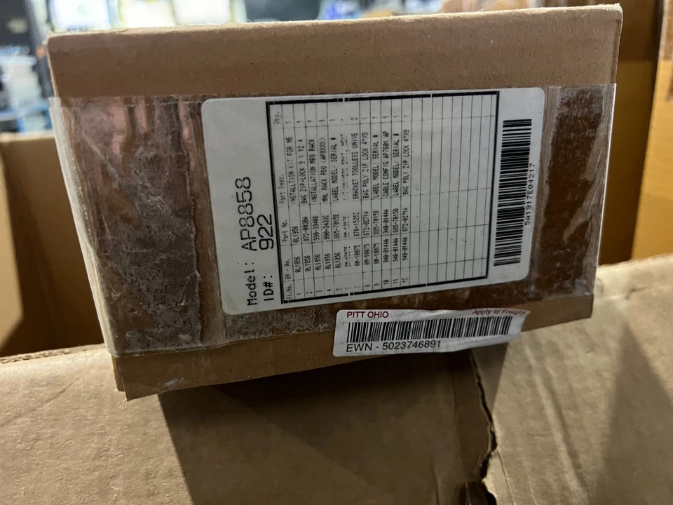 NEW APC AP8858 Rack PDU 2G Metered Zero-U 16A 100-240V (18) C13 & (2) C19 SEALED - Image 4 of 4