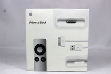 Apple Universal Dock MC746LL/A for 30-Pin iPod  iPhone W/Apple Remote