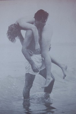 Vintage 1950s B/W 35mm Slide Of Actress Linda Darnell and Johnny Weissmuller??