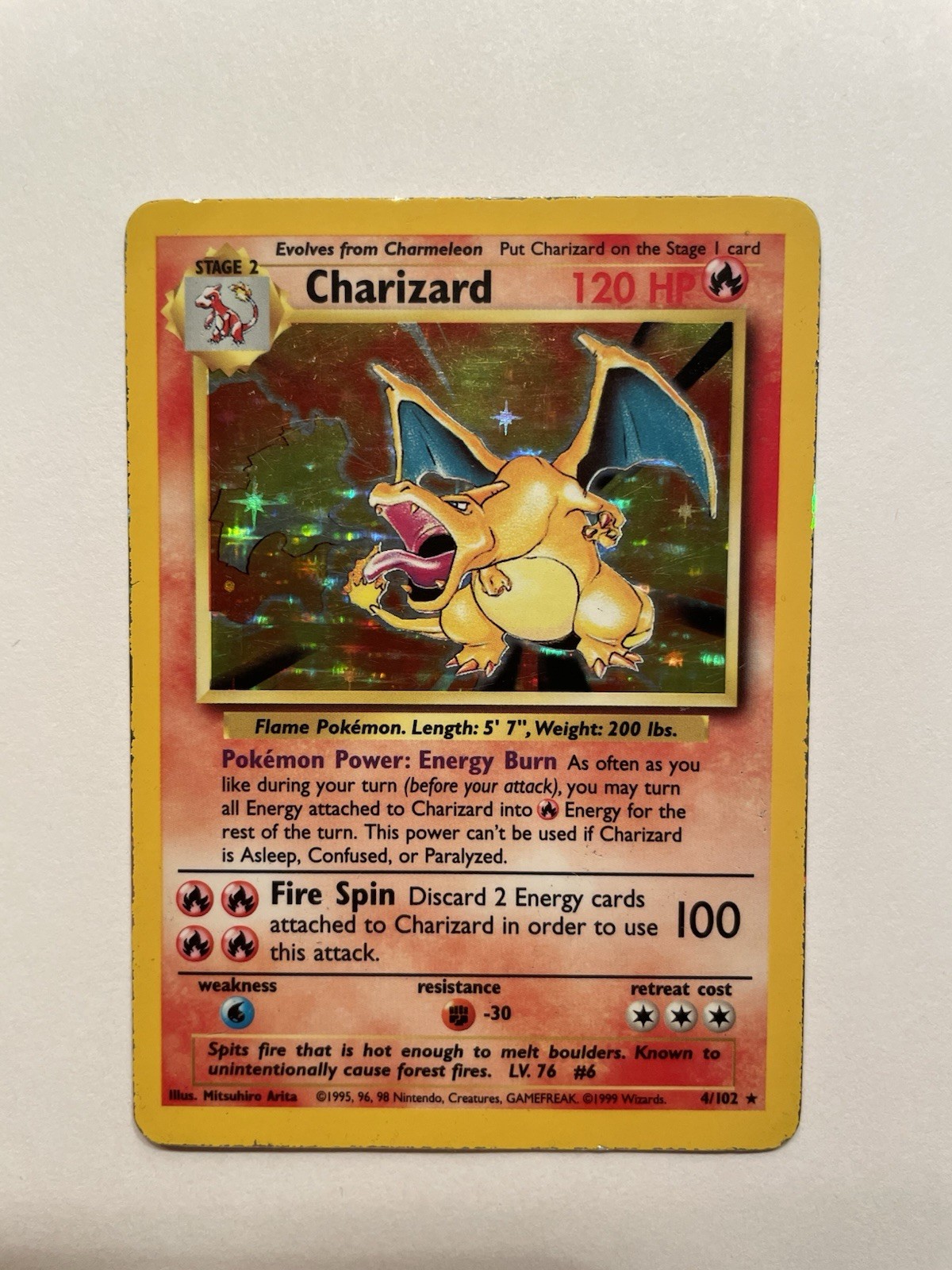 Pokémon TCG Charizard 4/102 Base Set Holo MP/HP