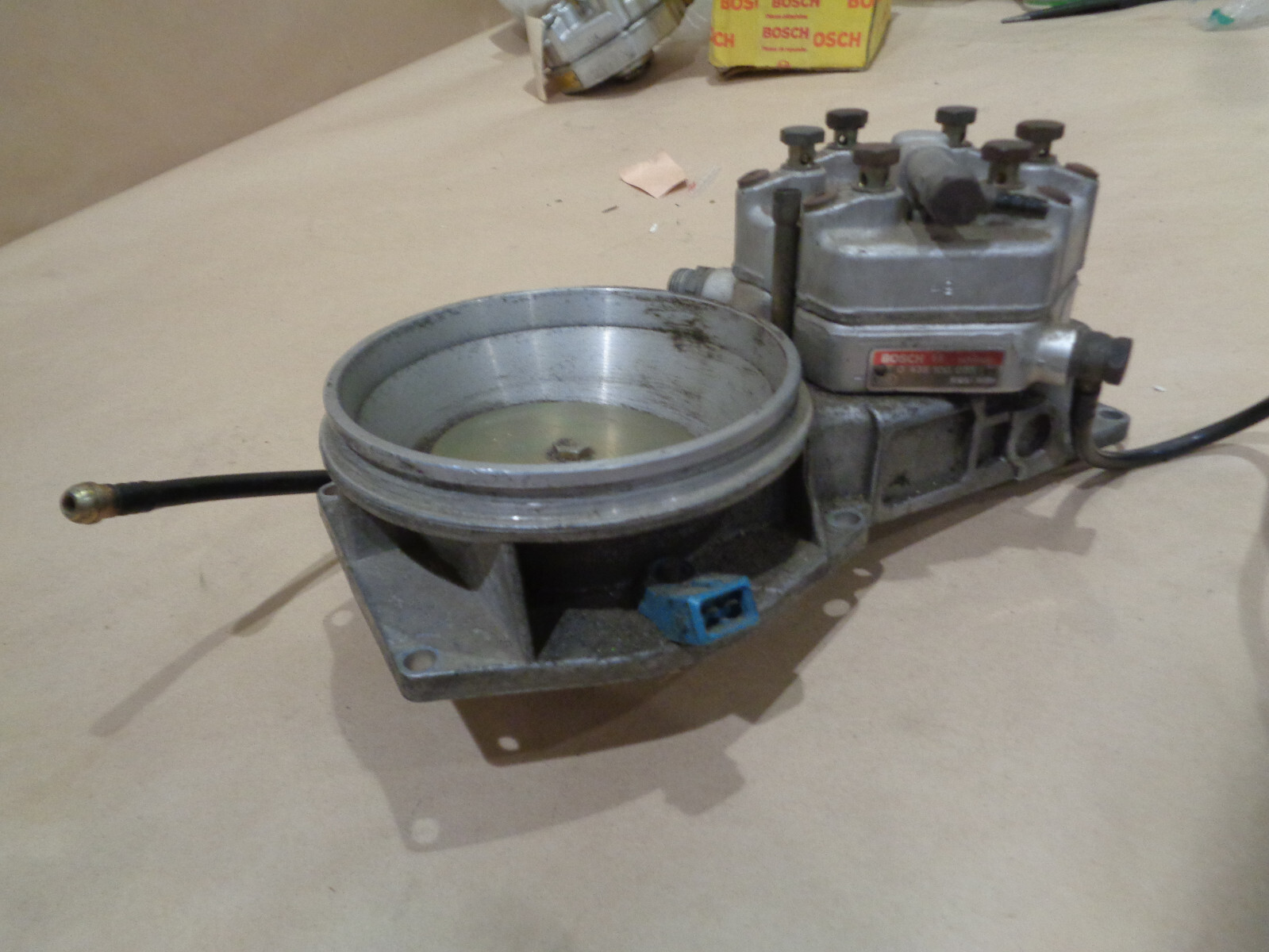 Ferrari 400i Fuel Distributor & Support Assy P/N 113972