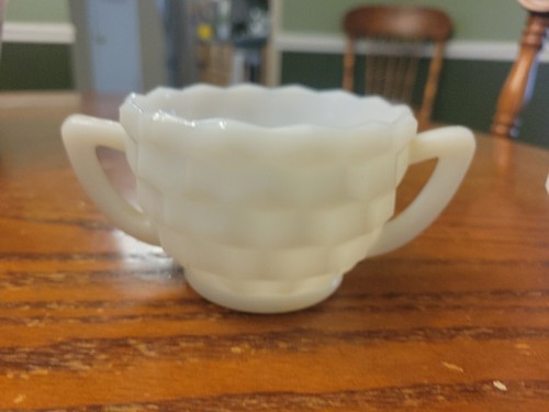 Vintage Anchor Hocking White Milk Glass Creamer and Sugar Set Diamond Pattern - Picture 2 of 4