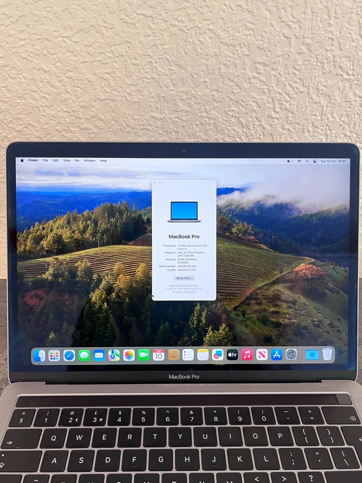 Apple MacBook Pro 13,3" Retina Intel i5 8GB 256GB SSD Silber Touch Bar inkl MwSt, photo 4 of 5