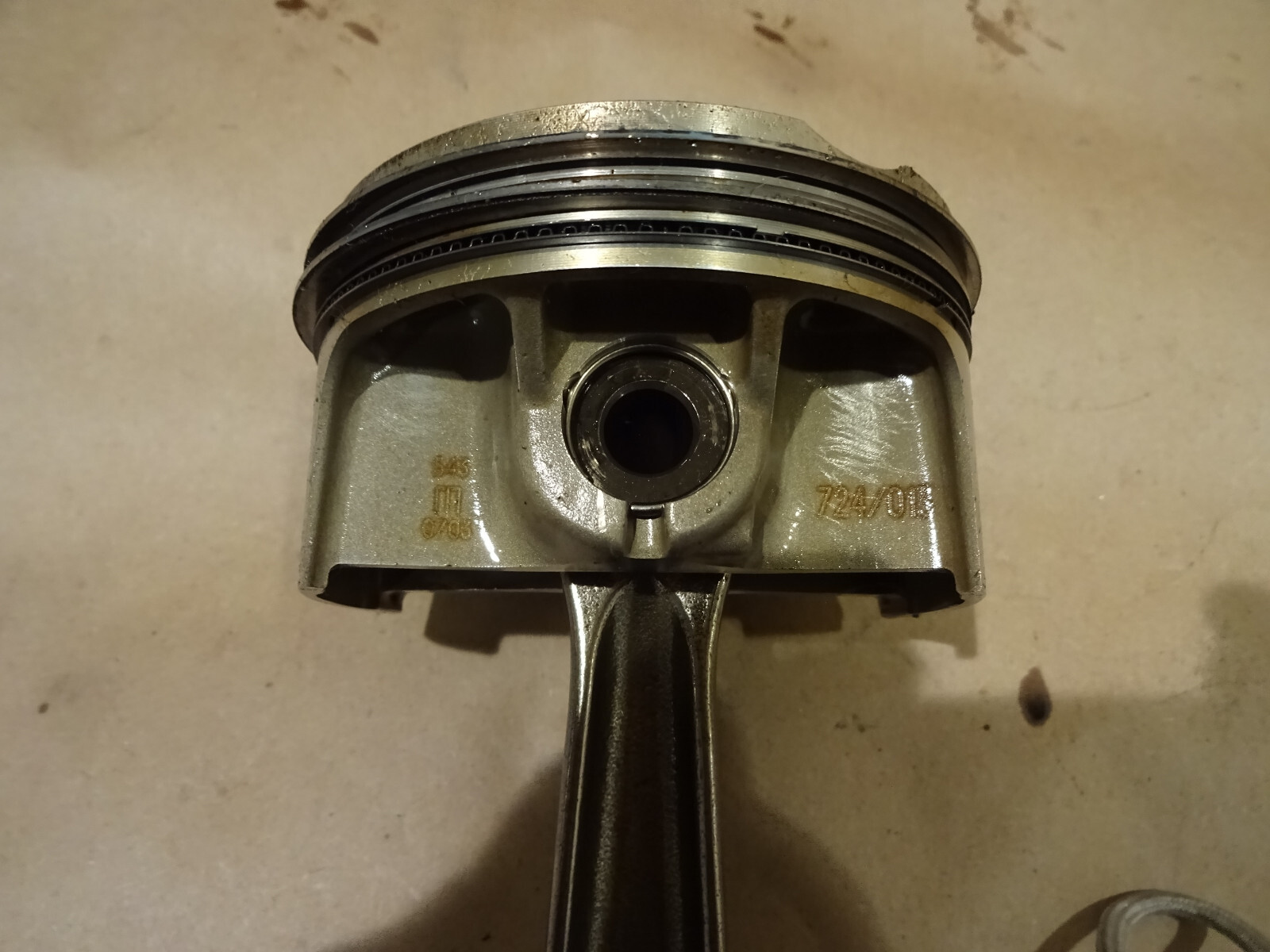 Maserati 4200, Quattroporte-LH Engine Piston & Con Rod Cyl# 5 -P/N 198412-192402