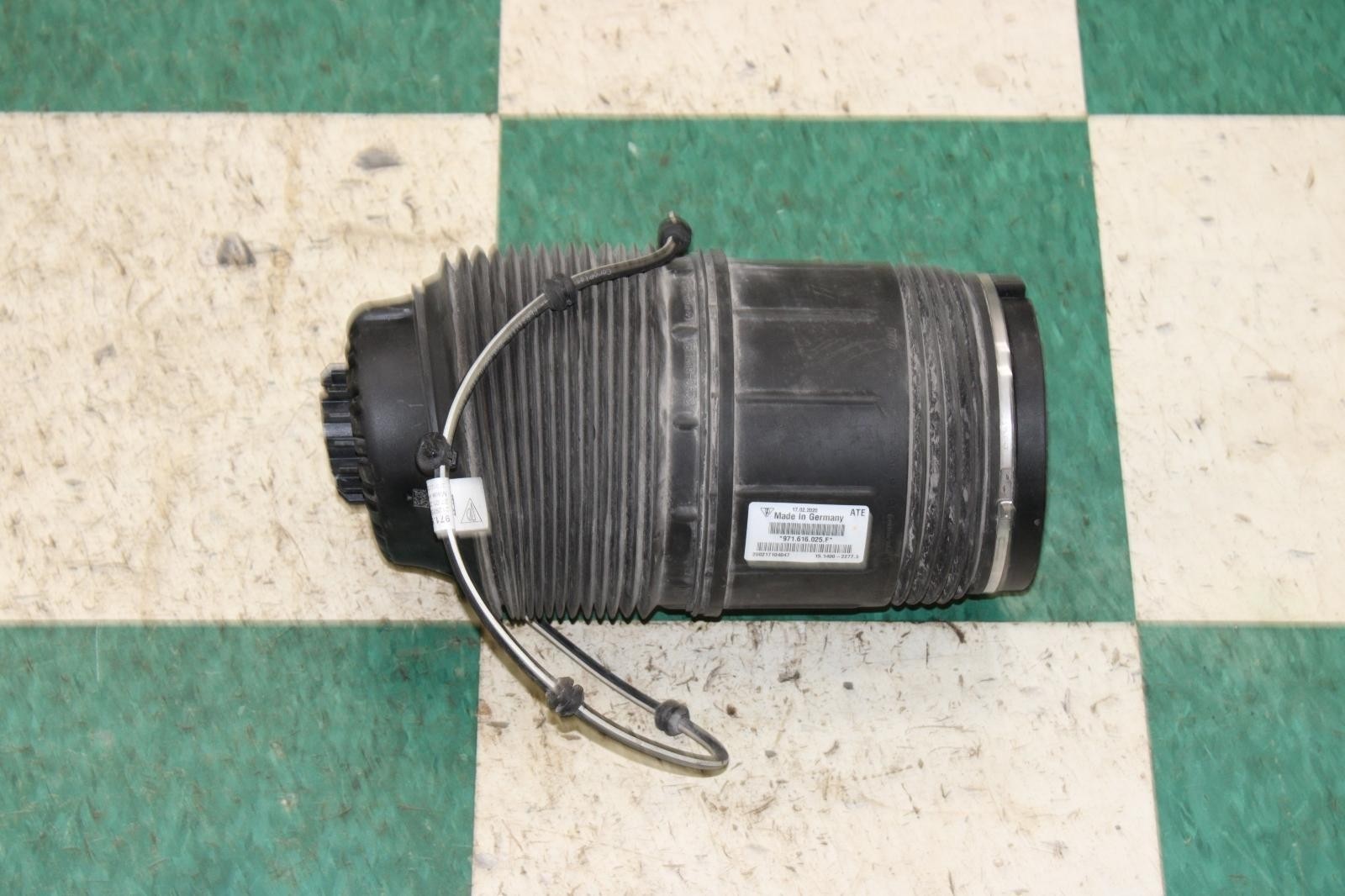 ⚠️DMG⚠️ 20-23 Continental Rear Suspension Driver Side Left LH Coil Spring OEM OE