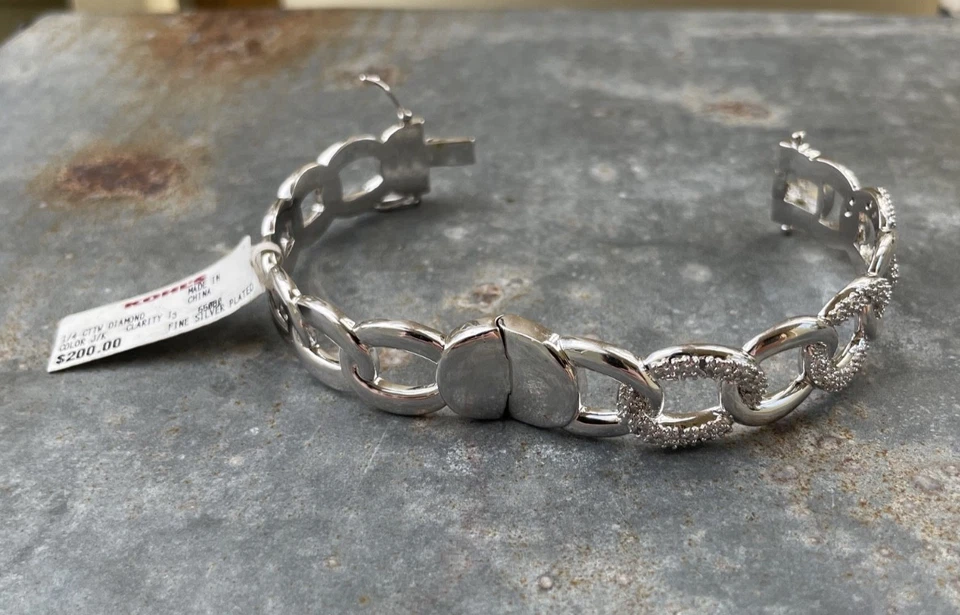 Brazalete de diamantes chapados en plata fina 1/4 cttw con etiqueta Foto 3 de 4