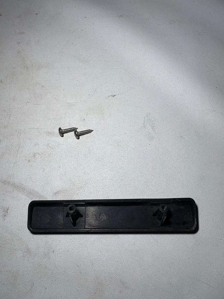 Genuine 1997-2001 Honda Prelude Front Bumper Grille *PRELUDE Emblem* - Image 2 of 3