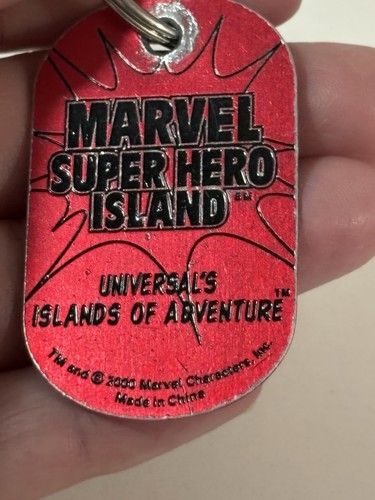 Keychain Whitney Marvel Super Hero Island Universal's Islands of Adventure 2000 - Picture 3 of 6
