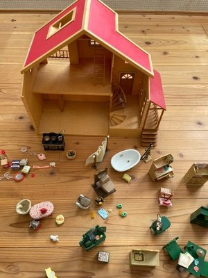 Sylvanian Families Belle Epoque Set, inklusive Schule, Haus und Garten