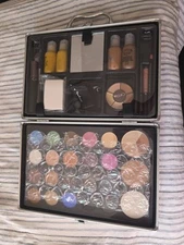 OFRA PRO Professional Makeup Kit Set Cosmetologists Portfolio Small Light/Medium