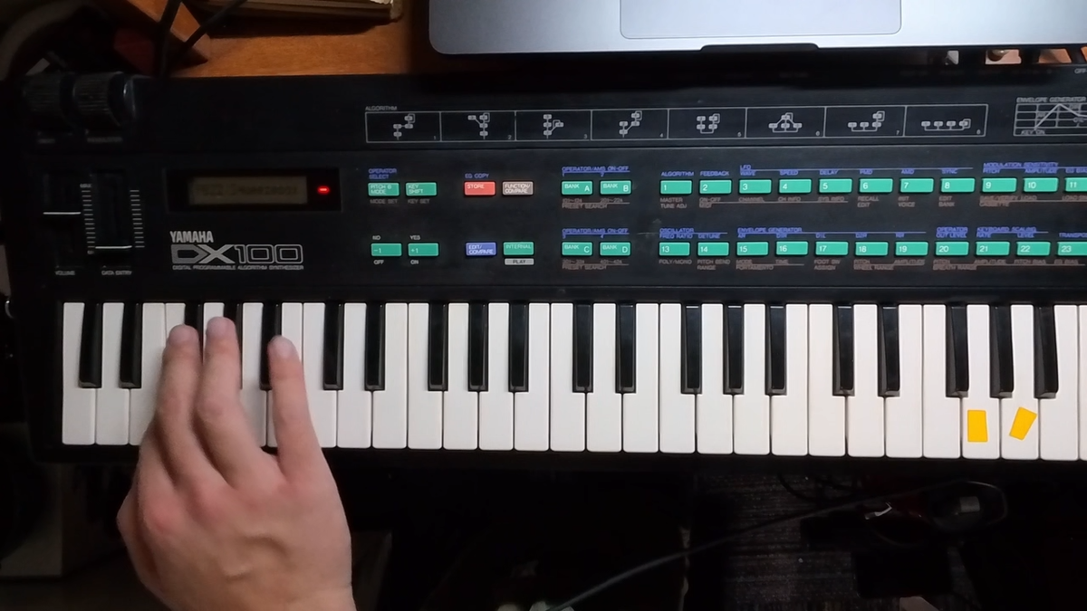 【ジャンク】Yamaha DX100 fmシンセサイザー Yamaha DX100 FM Synthesizer - 2 Keys Not Working - Tested