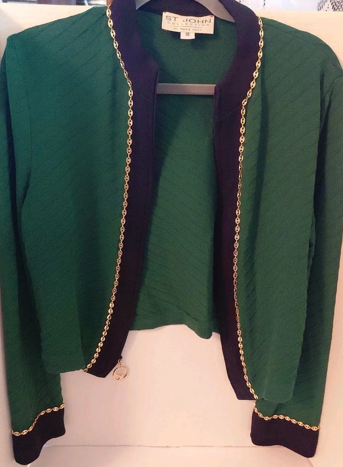 Chaqueta St. John Marie Gris Bosque Verde Borde Negro Adornos Dorados Talla 10 Usada en Excelente Condición Foto 2 de 4
