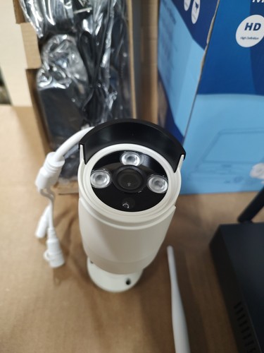 Hiseen 4 Cameras Monitor And NVR KIT - Picture 2 of 7