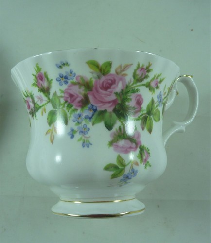 VINTAGE ESTATE  ROYAL ALBERT TEA CUP SAUCER & PLATE TRIO MOSS ROSE ST #16158 - Picture 4 of 8