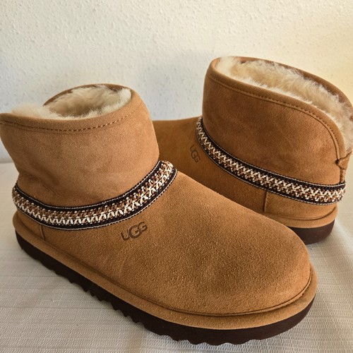 NUEVO SIN CAJA BOTAS DE GAMUZA MINI MEDIA LUNA CLÁSICAS CASTAÑO UGG NIÑOS GRANDES TALLA 5 1157697K - Imagen 2 de 7