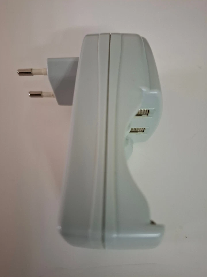 Uniross X-press Mini Ladegerät mit 2 Batterien - Bild 2 von 4