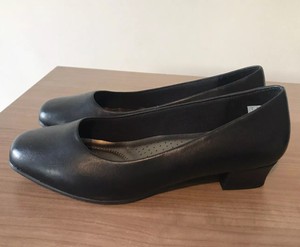 clarks wide fit black court shoes