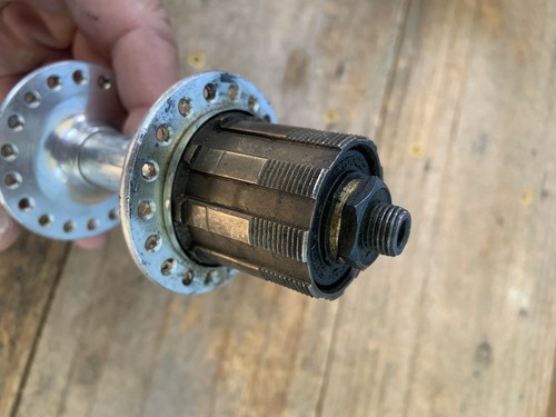 1980 Shimano 36 Hole Splined Road Bike Hub-125mm Rear-QR - Picture 4 of 8