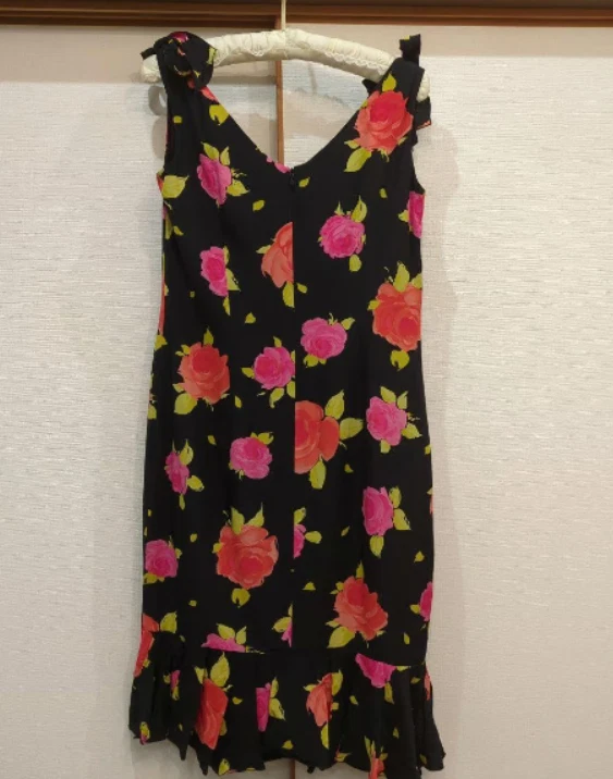 Vestido de Diseñador ESCADA 100% SEDA Floral Negro Volantes Talla D 38 Lazo Correas detalladas Foto 3 de 4