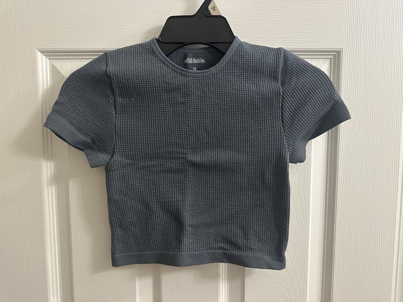 Wild Fable Women's Juniors Short Sleeve Baby T-Shirt Dark Blue/Gray Size XS