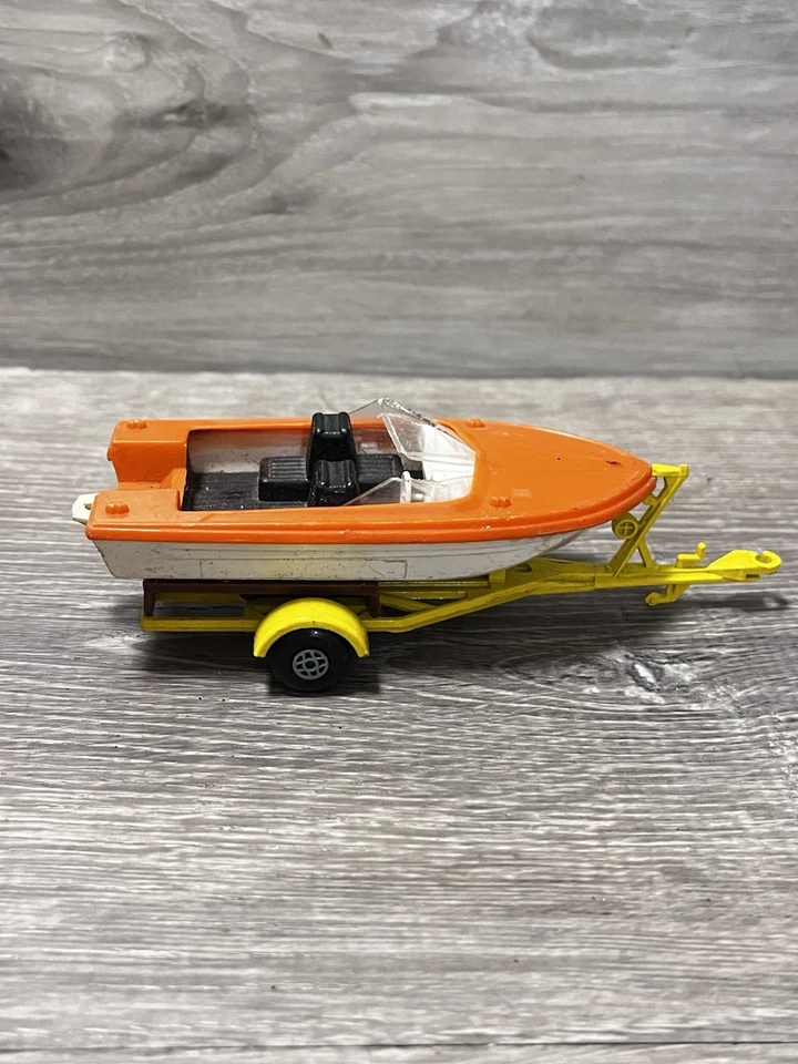 Vintage Lesney Matchbox King Size Boat Trailer and Orange Power Boat 1970 1:50 - Image 2 of 4