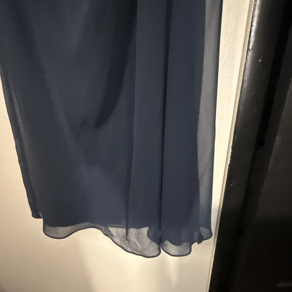 Vestido corpete de renda drapeado Tadashi Shoji azul marinho e nude tamanho 10 - Alterado - Imagem 2 de 4