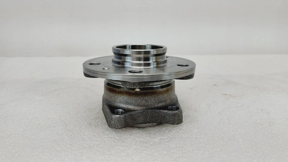 Conjunto de buje y cojinete de rueda trasera Volvo XC90 2003-2014 AWD Moog 512273 Foto 3 de 4