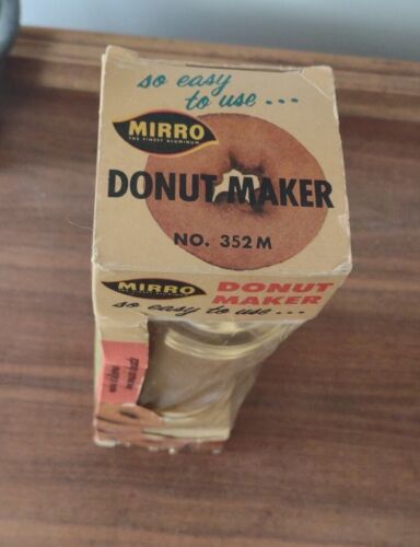 Vintage 1950's Mirro Donut Maker Brand New In Original Box. CDC - Picture 2 of 9