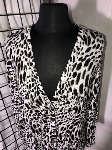 CHICO'S Black/White Animal Print L/S V-neck Buttonfront unlined jacket Size 3 - Picture 2 of 6