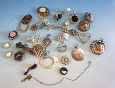 Collection Bundle Vintage Costume Jewellery Brooches Earrings Etc F025-700)