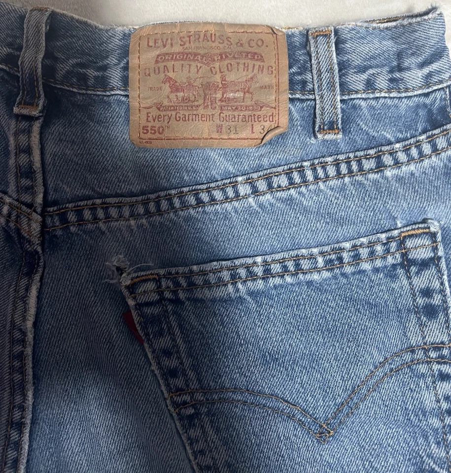 Made In USA Levis 550 Medium Wash Blue Denim Jeans 31x34 - Image 3 of 4